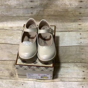 NIB Footmates Heather in Pearlized Bone - US Kids size 13
